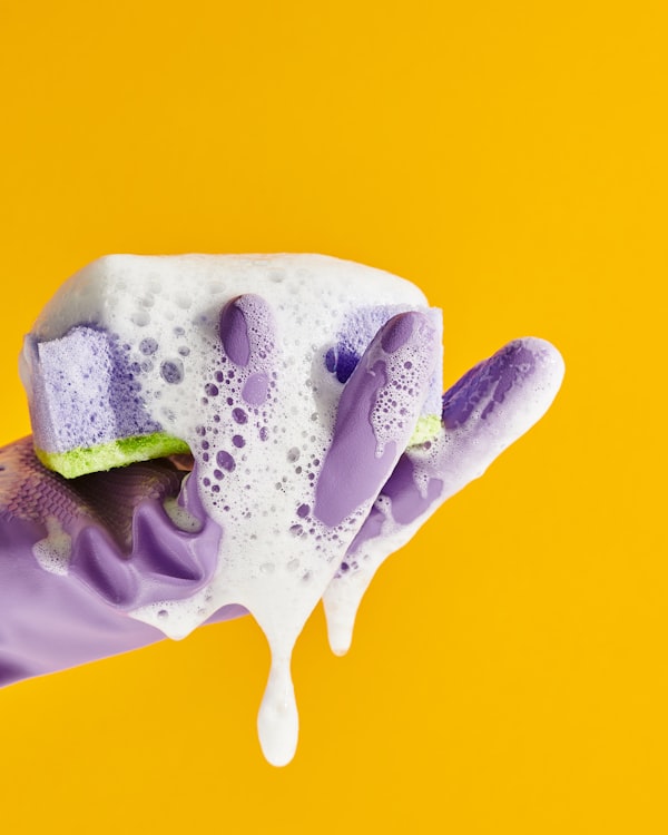 Professionell städare i arbete